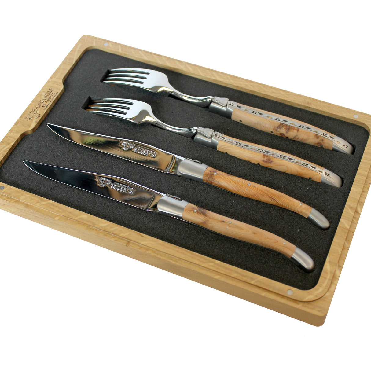 Laguiole En Aubrac 4 Piece Knife And Fork Set Juniper Wood Handles