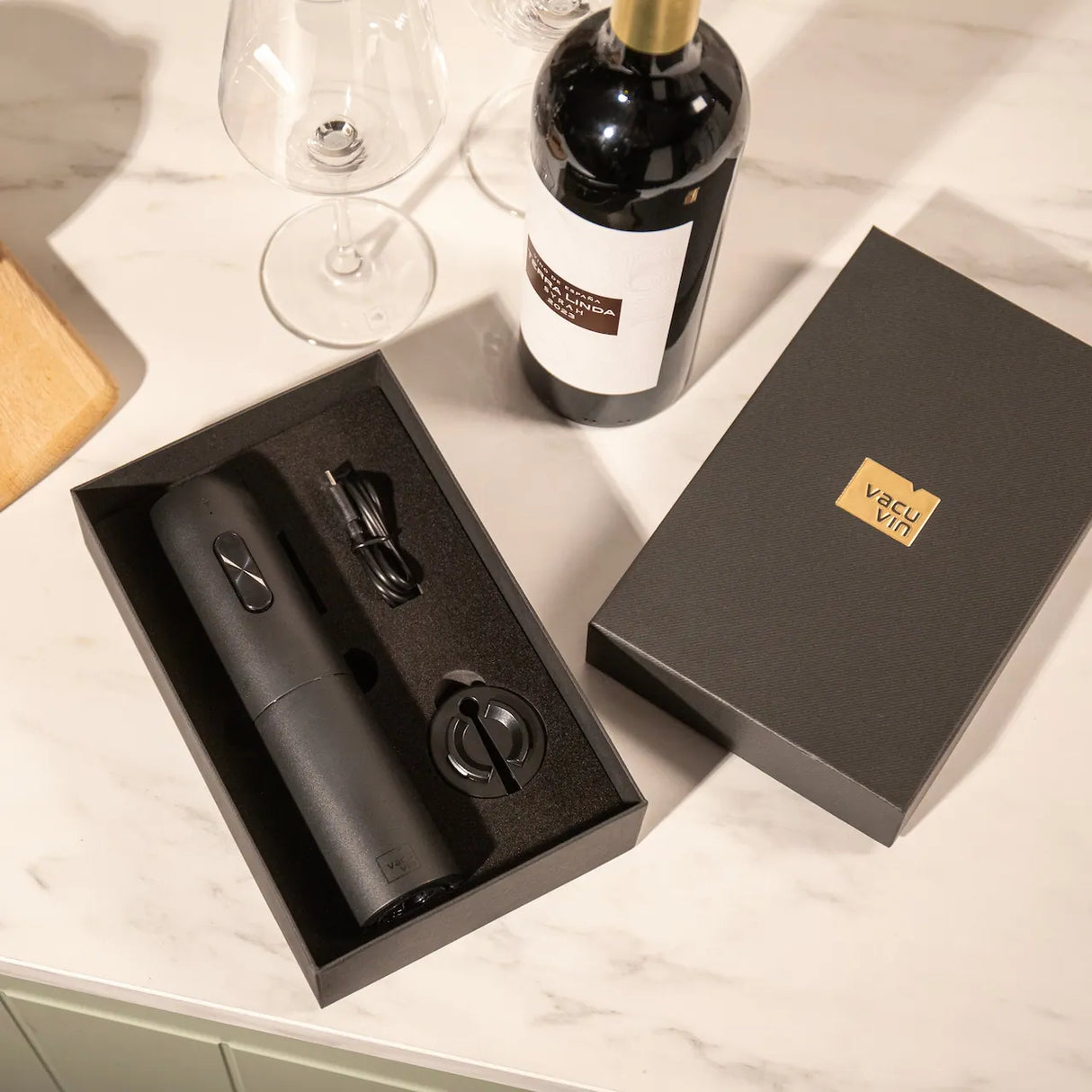 Vacu Vin Electric Corkscrew & Wine Opener - Black