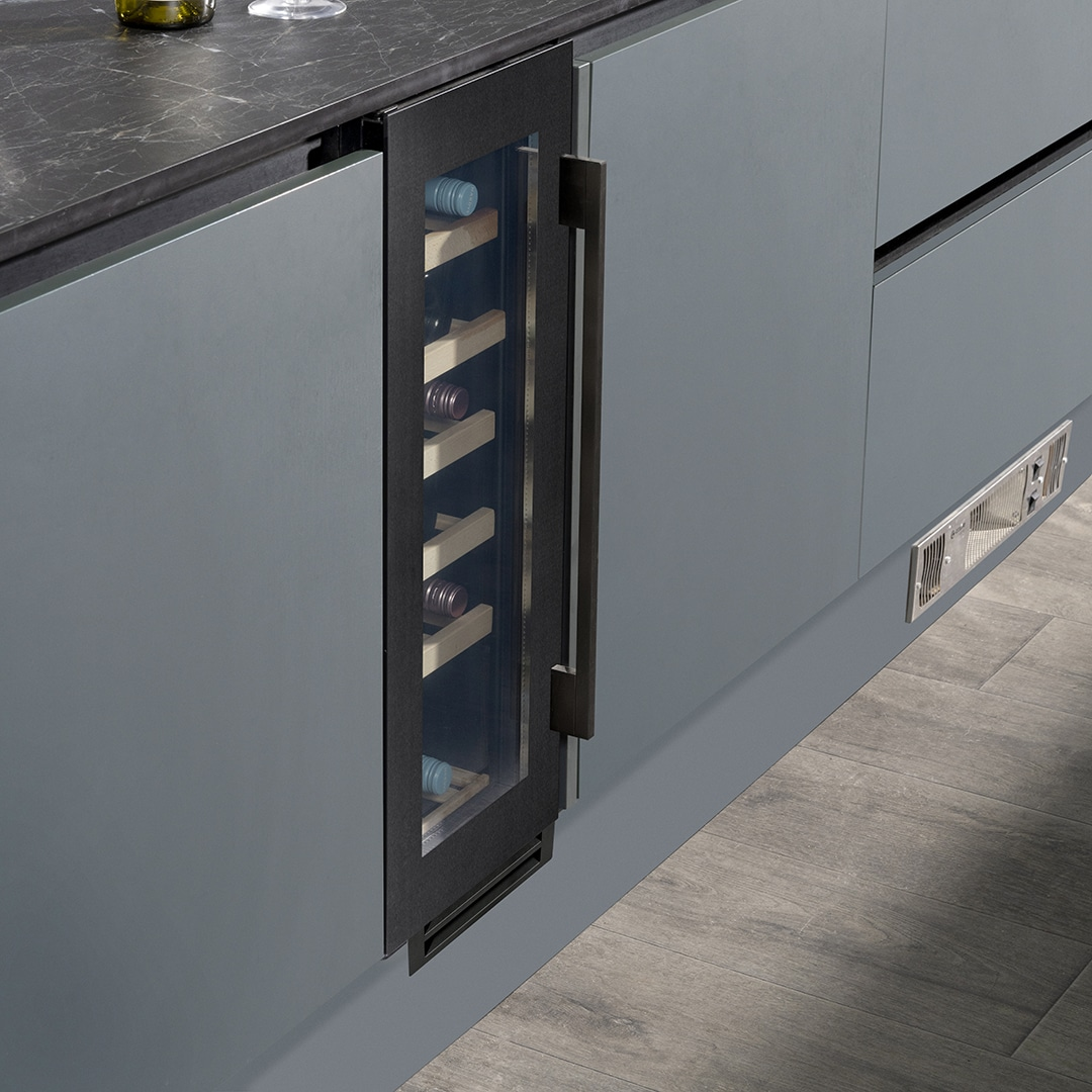 Caple Classic 19 Bottle Single Temperature Undercounter Wine Cabinet Black Steel Wi3125bs