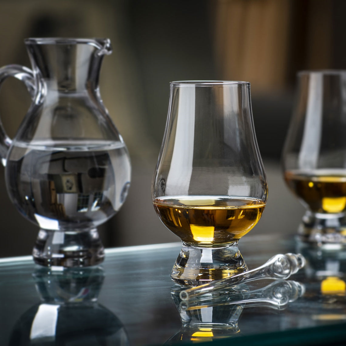 The Glencairn Official Whisky Glass and Whisky Jug Flight Tasting Tray - Set of 2 Glasses & 1 Jug