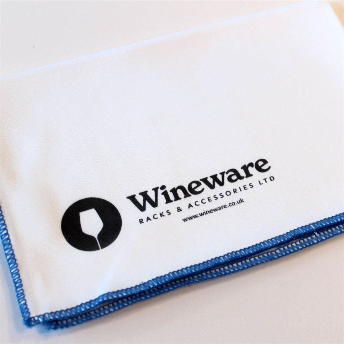 Wineware Glass Cleaning Polishing Cloth Medium White/Blue, Decanting