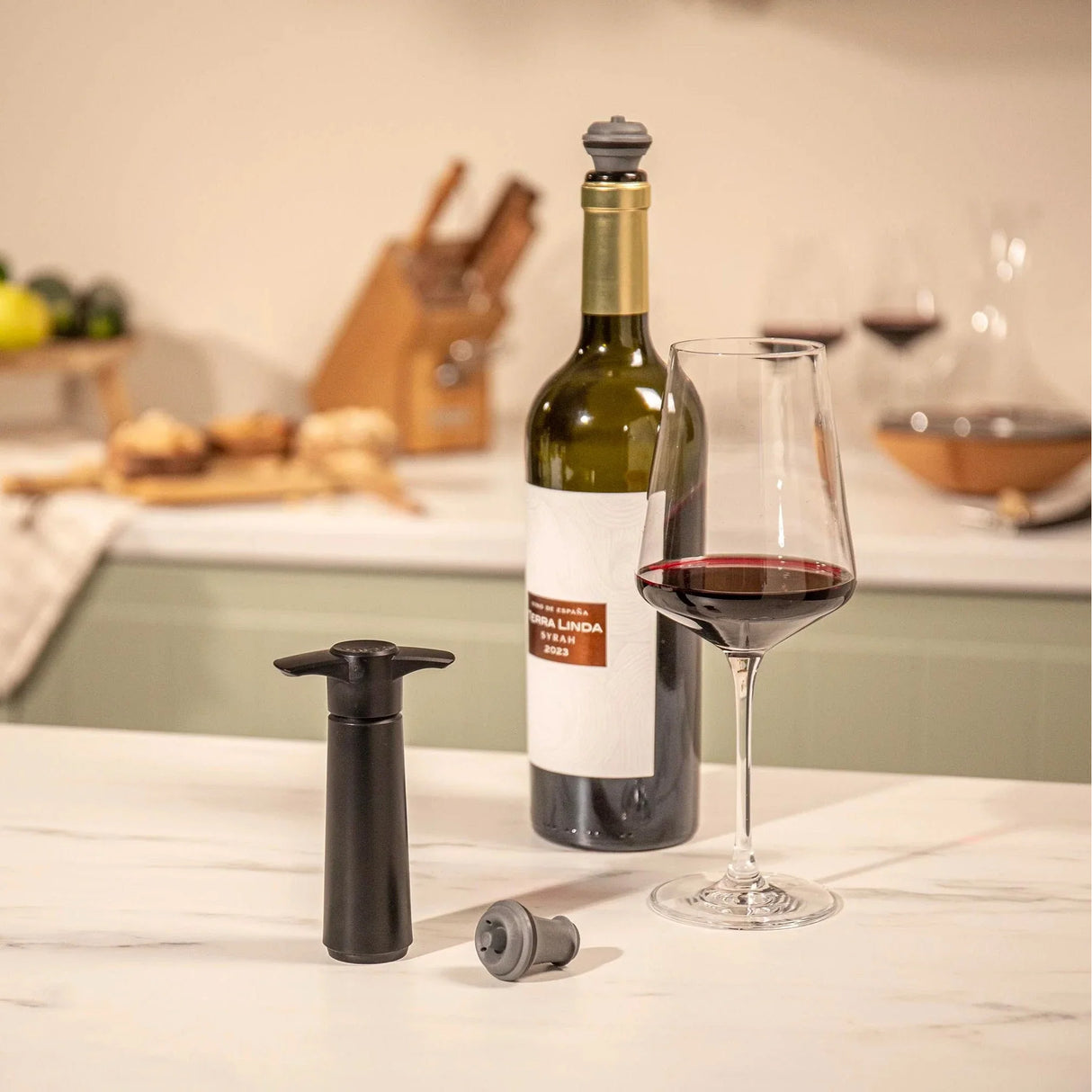 Vacu Vin Wine Saver / Preserver - Blister Pack - 1 Pump 1 Stopper