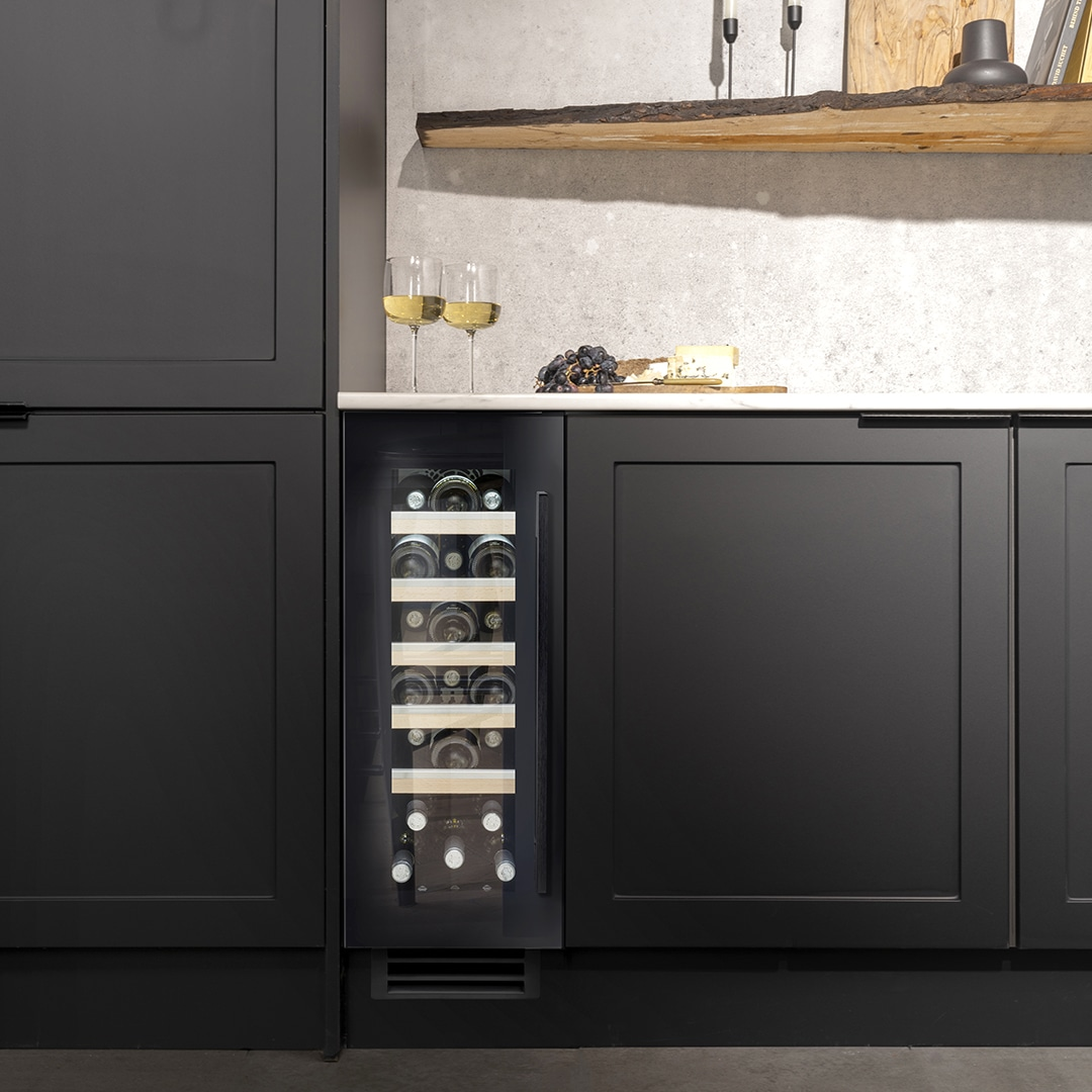 Caple Sense Premium 20 Bottle Single Temperature Undercounter Wine Cabinet - Black Glass Wi3155BG